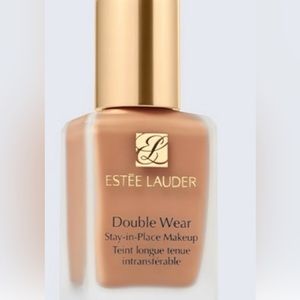 Estēe Lauder Brand New 24-hour wear Double Wear Makeup  in the shade Pebble.